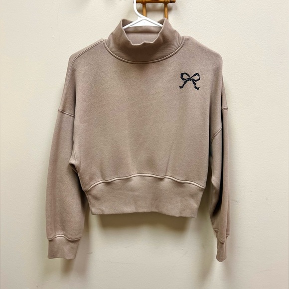 Wild Fable 🎀 Velour Bow Detail Fleece-Lined Mock-Neck Sweatshirt - Picture 2 of 5